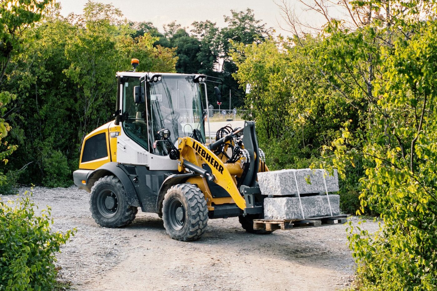 liebherr l 507 e radlader wheel loader 2024 01 min