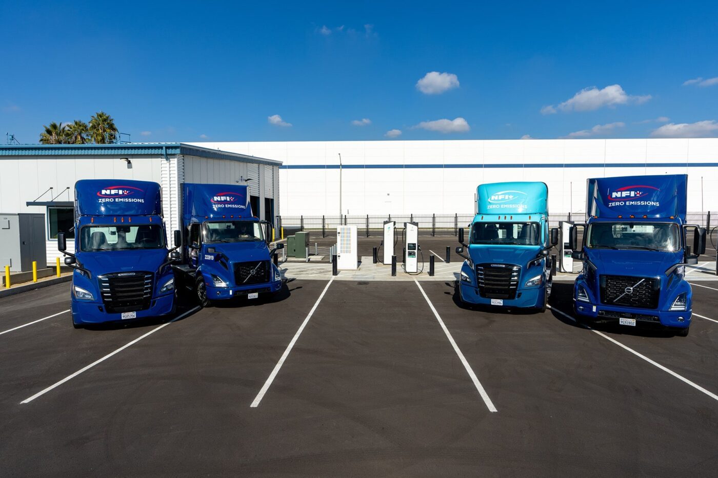 nfi daimler truck freightliner ecascadia volvo trucks vnr electric e lkw electric trucks usa 2024 01 min