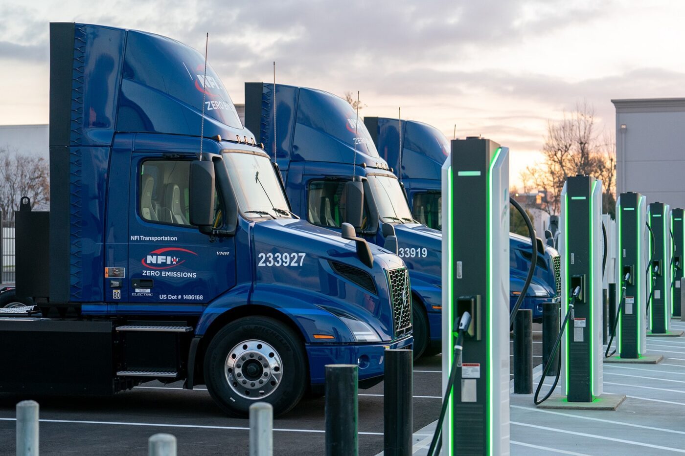 nfi volvo trucks vnr electric electrify america ladestation charging station e lkw electric trucks usa 2024 02 min