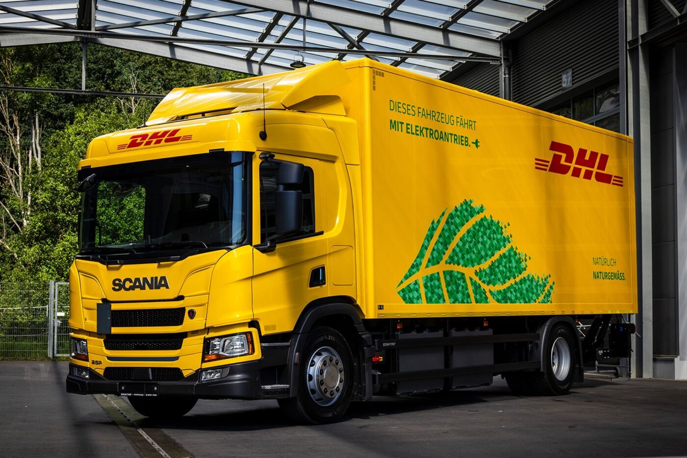 scania 25 p e lkw electric truck dhl 2024 01 min