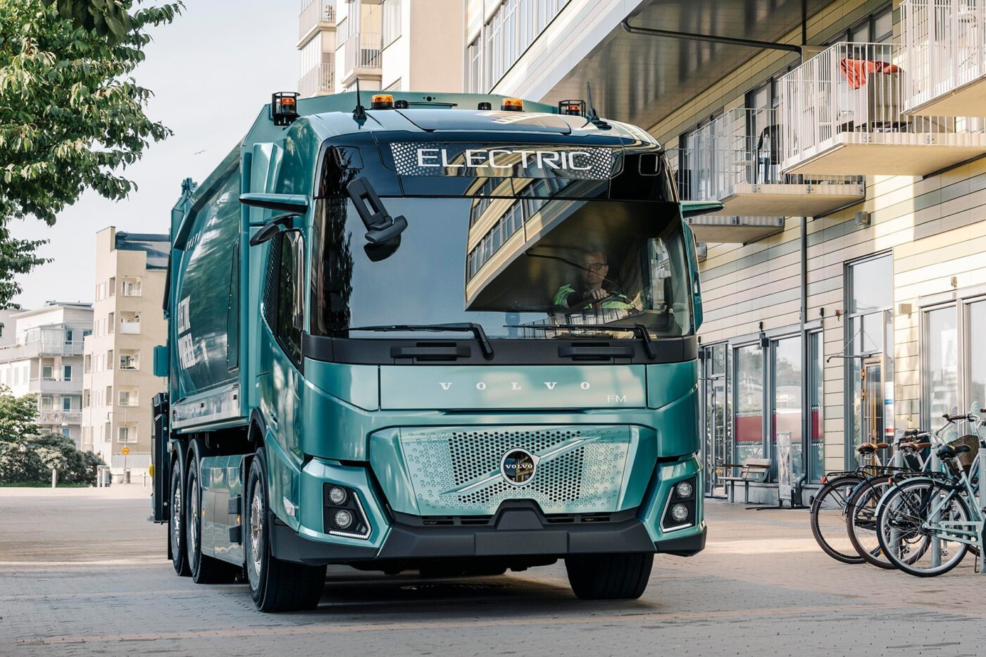 volvo trucks fm low entry e lkw electric truck 2024 04 min