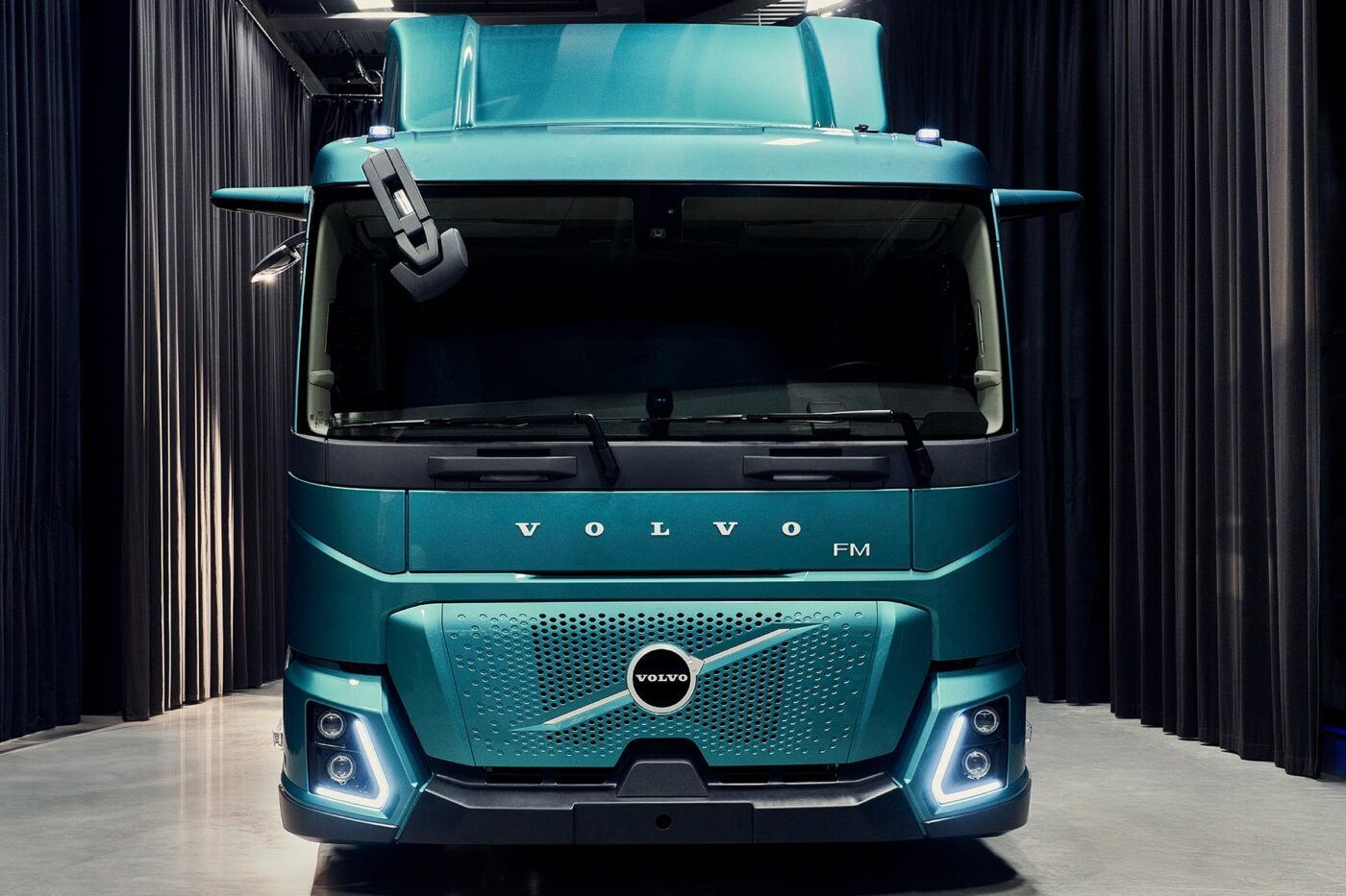 volvo trucks fm low entry e lkw electric truck 2024 06 min