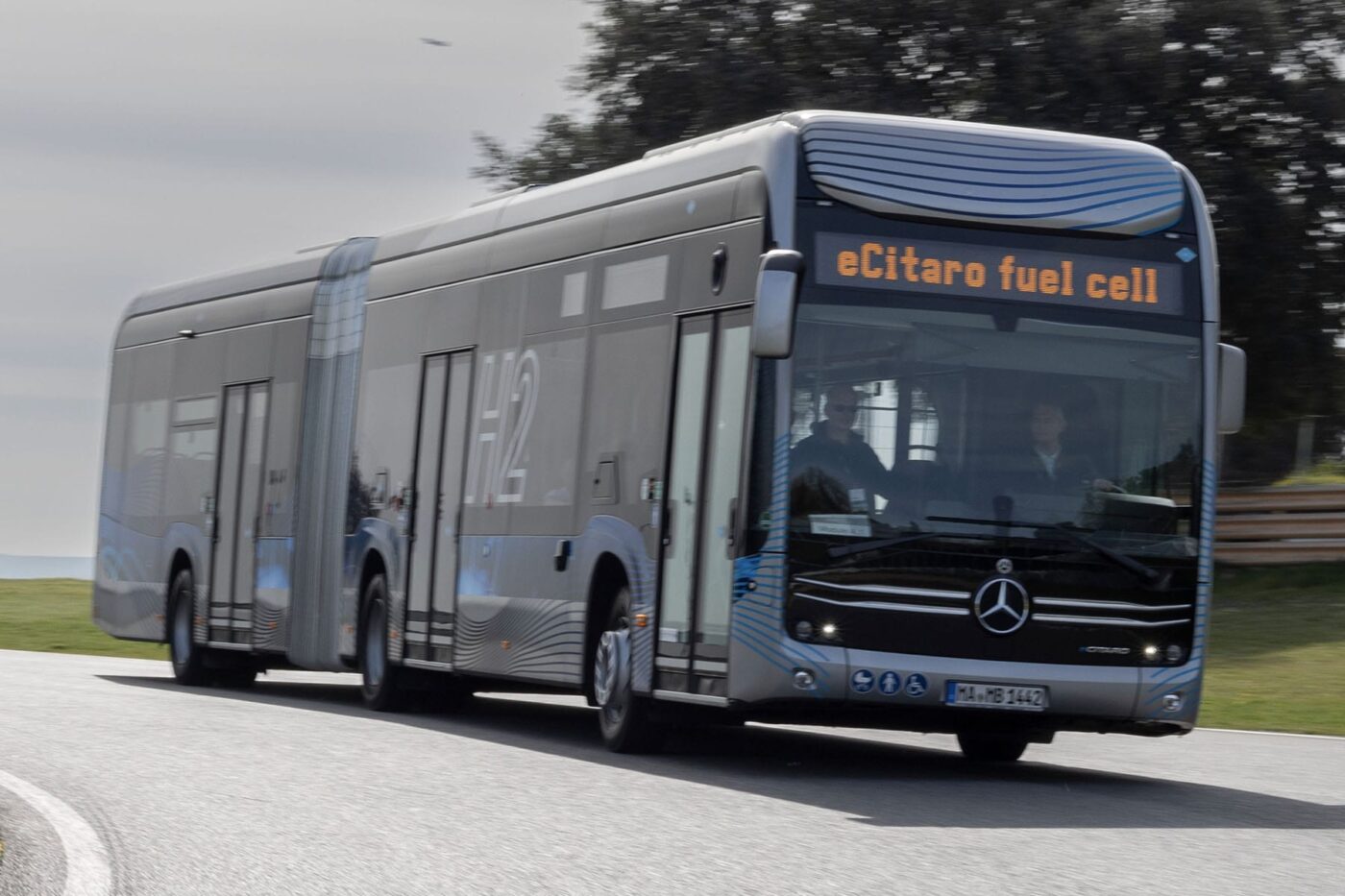 daimler buses mercedes benz ecitaro elektrobus electric bus fcev 2024 02 min