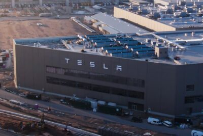 Tesla-Werk in Grünheide ist wieder am Netz