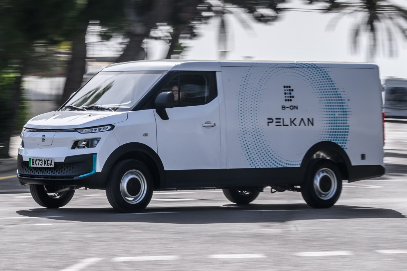 b on pelkan e transporter electric transporter grossbritannien uk 2024 03 min