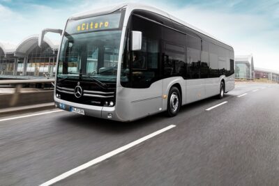daimler buses mercedes benz ecitaro elektrobus electric bus hintergrund 2024 01 min