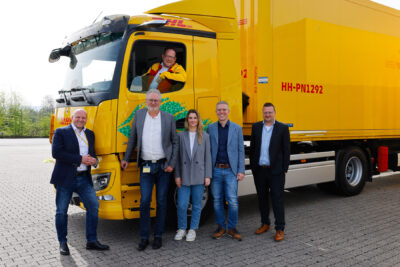 daimler truck mercedes benz eactros 300 dhl freight übergabe 2024
