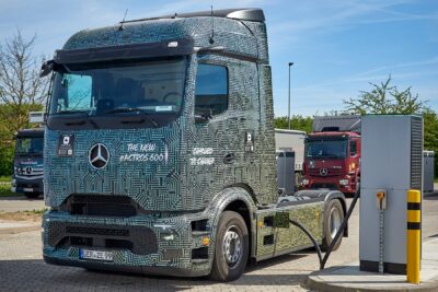 daimler truck mercedes benz eactros 600 e lkw electric truck ladestation charging station mcs 2024 05 min