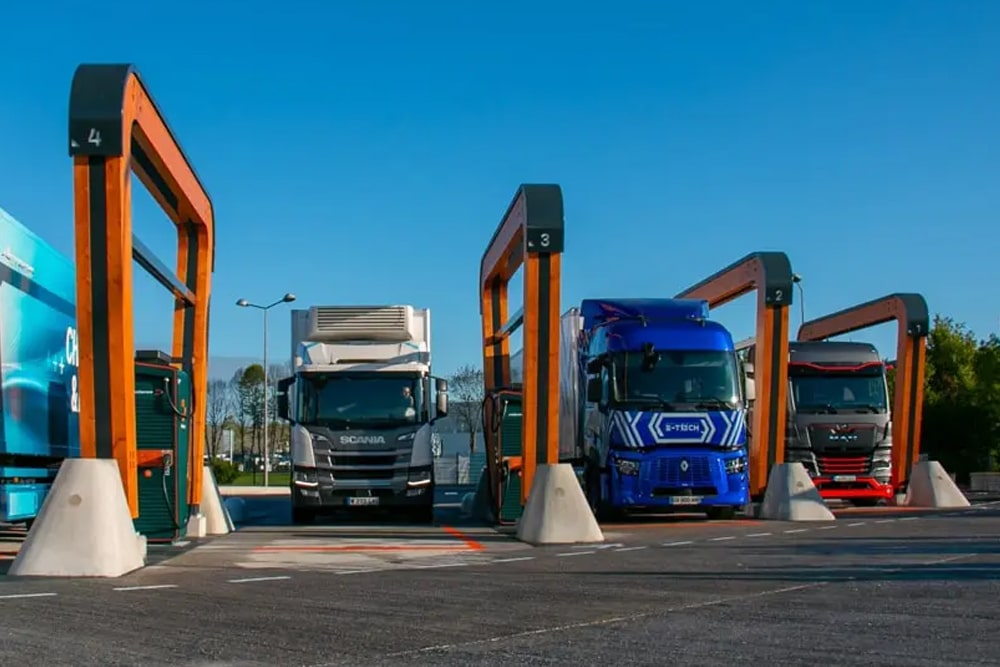 milence ladestation charging station e lkw electric truck frankreich france heudebouville 2024 05 min