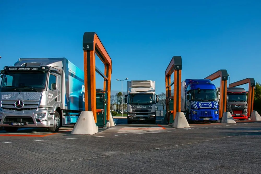 milence ladestation charging station e lkw electric truck frankreich france heudebouville 2024 06 min