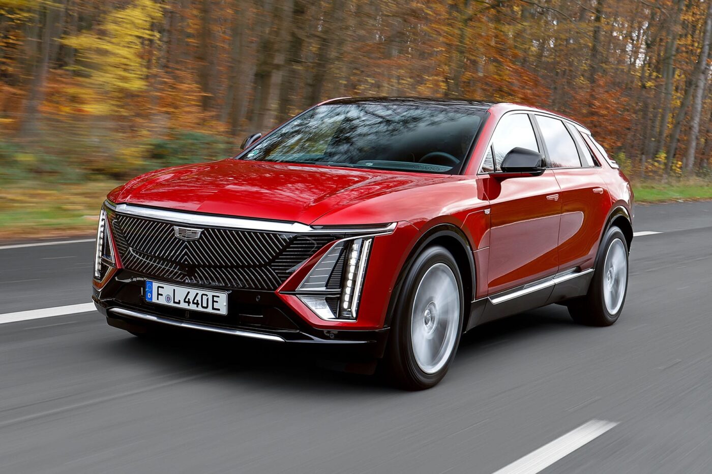 cadillac lyriq 2024 01 min
