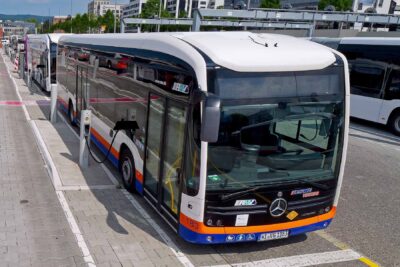 daimler buses mercedes benz ecitaro elektrobus electric bus eswe verkehr wiesbaden ladestation charging station 2024 03 min