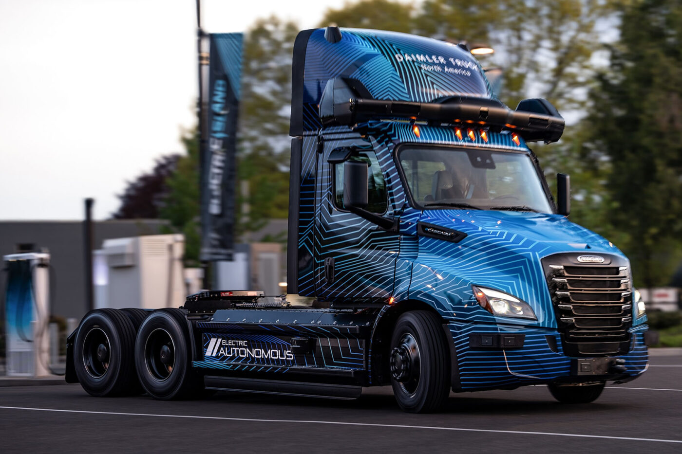 daimler truck freightliner ecascadia autonom autonomous e lkw electric truck usa 2024 03