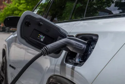 jeep wagoneer s ladestation charging station typ 1 type 1 usa 2024 01 min