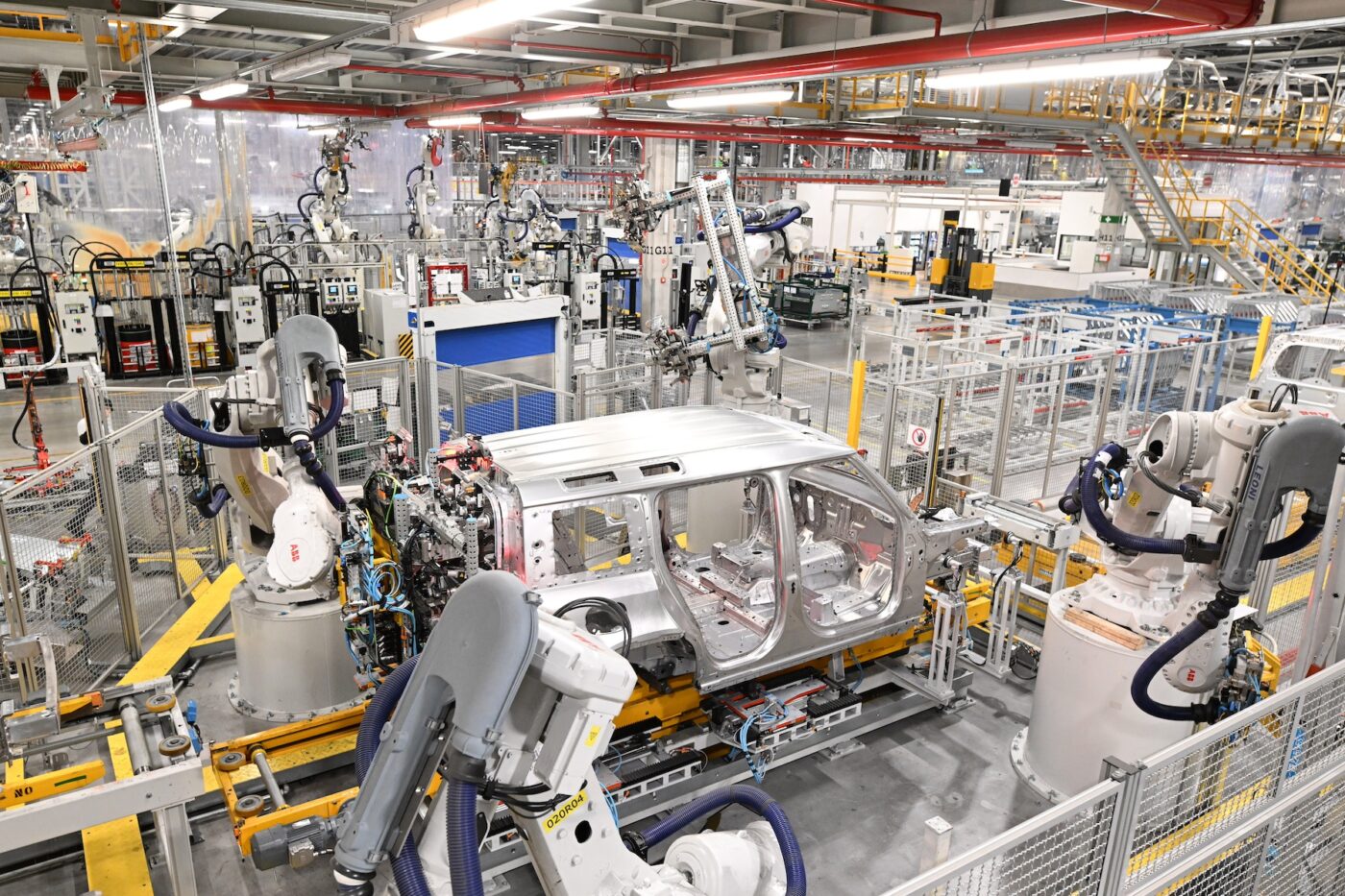 jlr nitra fabrik