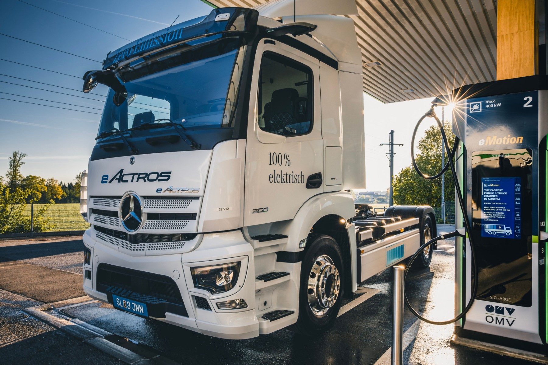 Austria: OMV and Siemens open truck cranes in Lakirchen