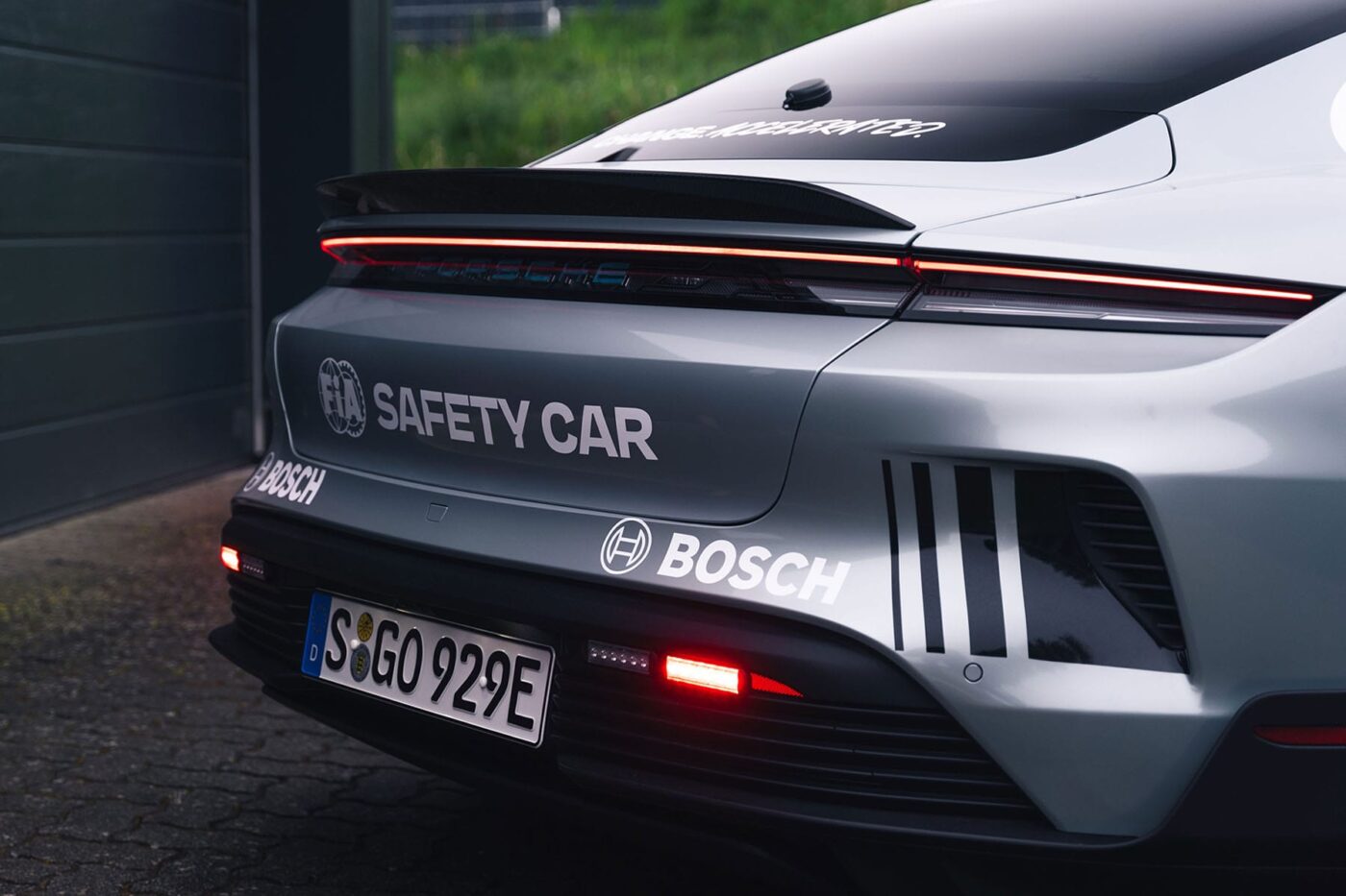 porsche taycan turbo gt safety car formel e formula e 2024 03 min