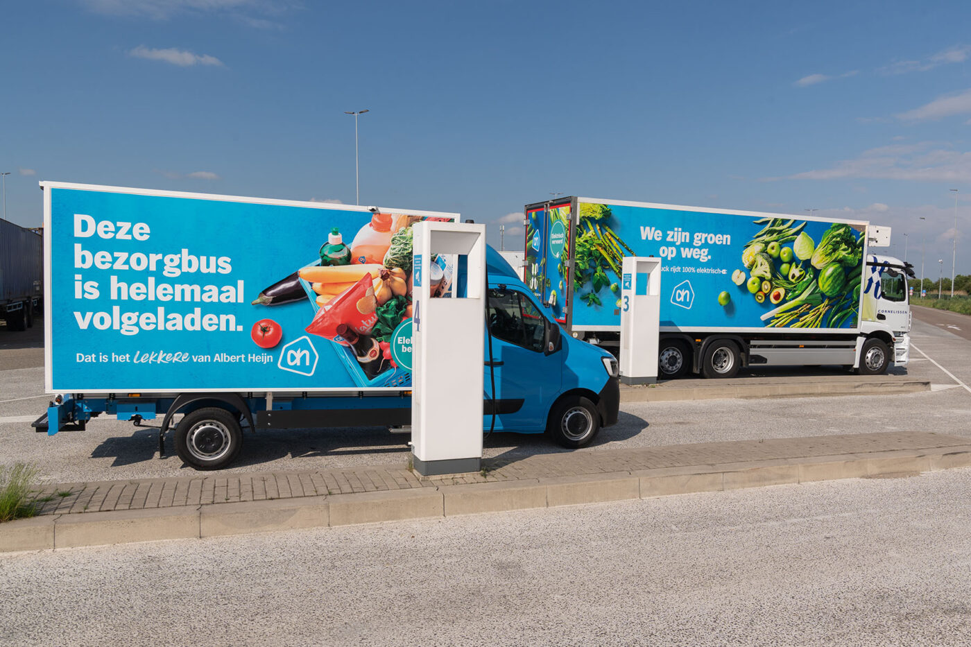 renault master e tech e transporter electric transporter niederlande netherlands albert heijn mercedes benz eactros 300 e lkw electric truck ladestation charging station2024 01 min