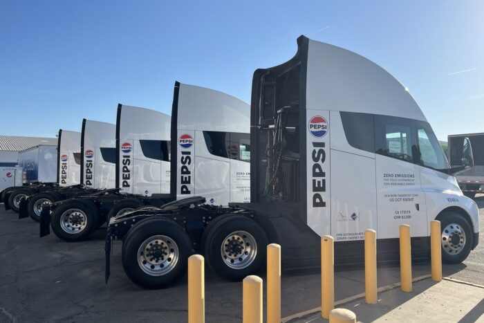 tesla semi e lkw electric truck pepsico usa kalifornien california 2024 01 min