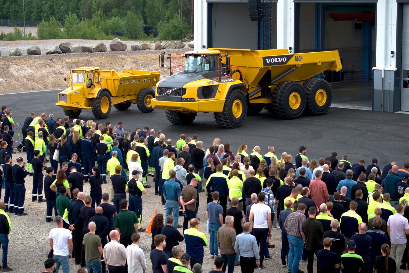 volvo ce einweihung fabrik in braås