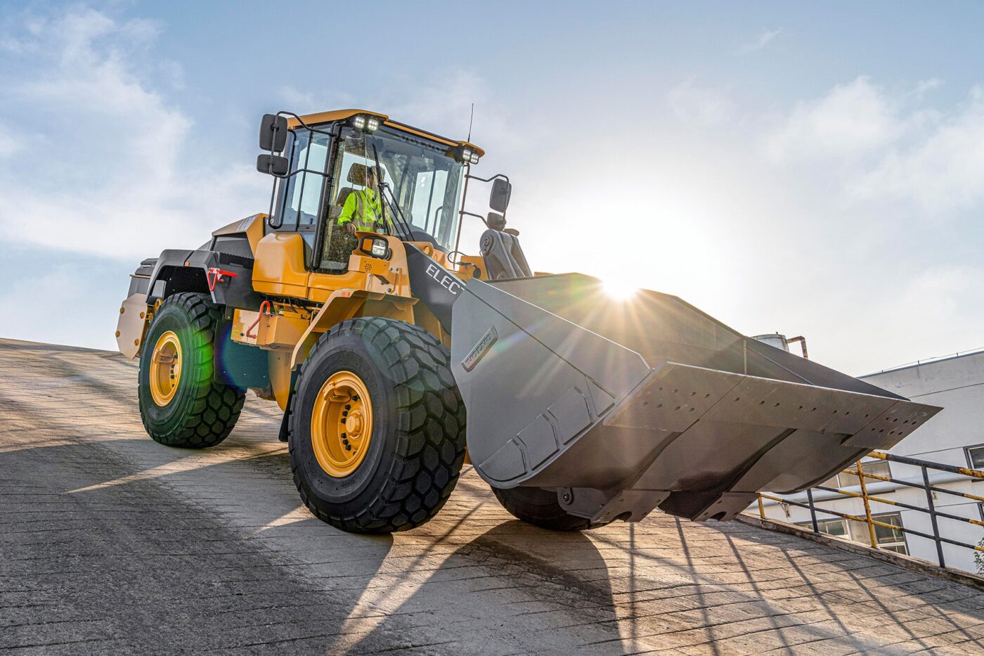 volvo construction equipment l120 electric radlader wheel loader 2024 02 min