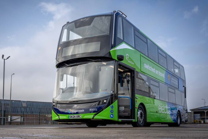 alexander dennis enviro400ev elektrobus electric bus reading buses grossbritannien uk oxfordshire 2024 01 min