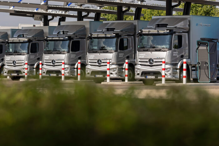 daimler truck eactros chargin background hintergrund
