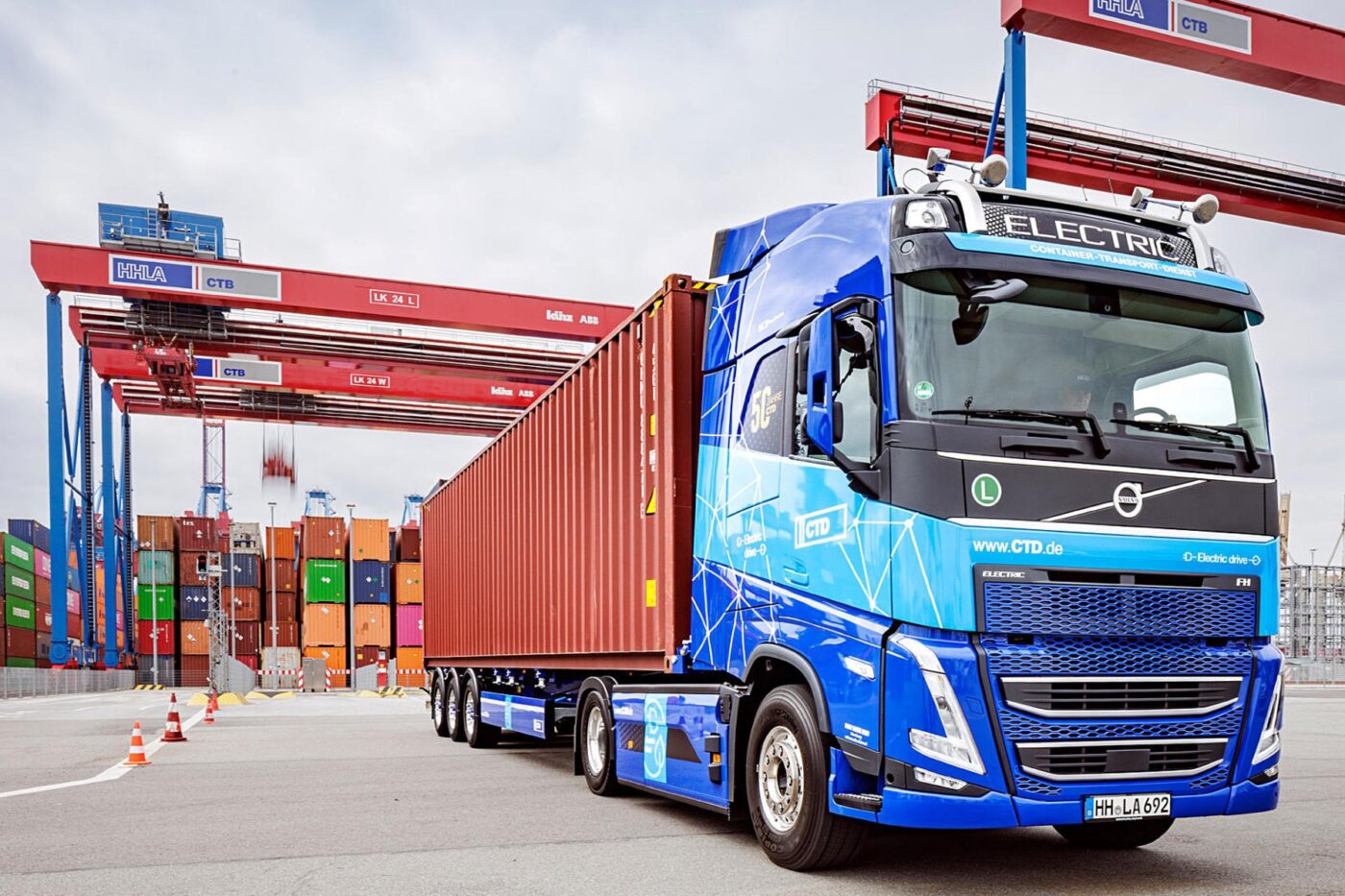 hhla hamburger hafen e lkw volvo fh electric 2024