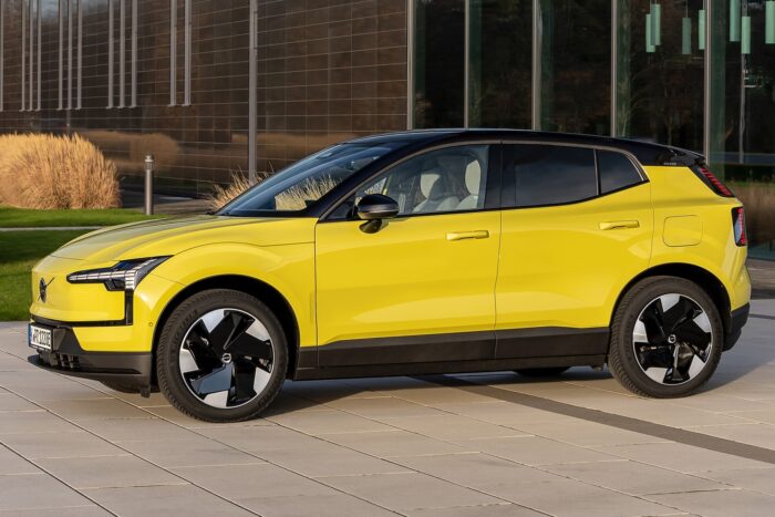 volvo ex30 2024 002 min