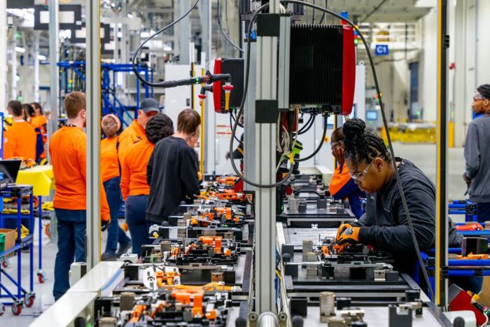 volvo ex90 produktion production charleston usa 2024 01 min