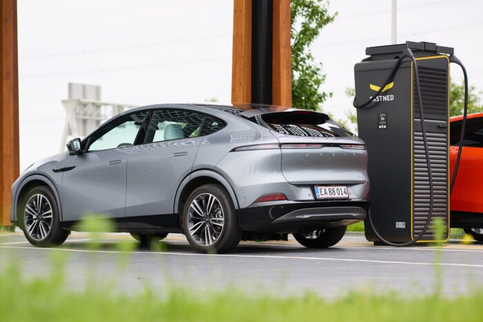 xpeng g6 fastned ladestation charging station daenemark denmark 2024 001 min