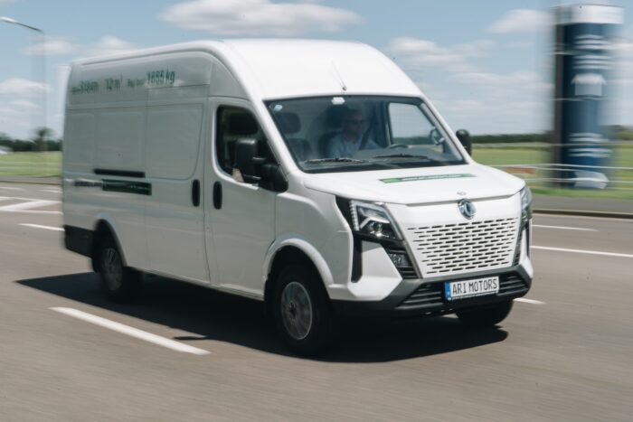 ari motors ari 1710 kastenwagen fahraufnahme