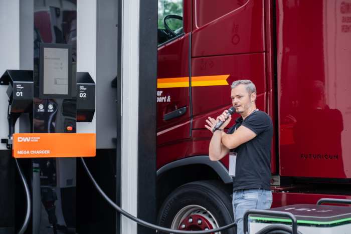 mega charger designwerk e lkw ladestation galliker schweiz 2024
