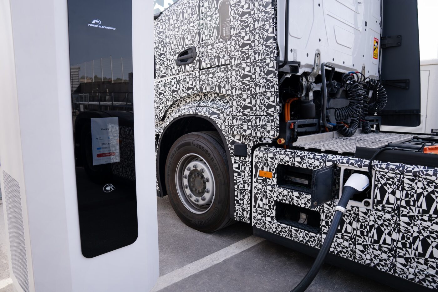milence megawattladen mcs mercedes eactros 2024