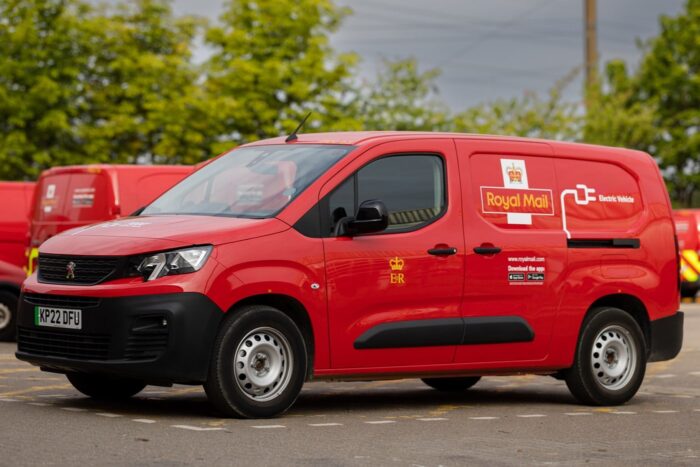 peugeot e partner 2022 royal mail 01 min