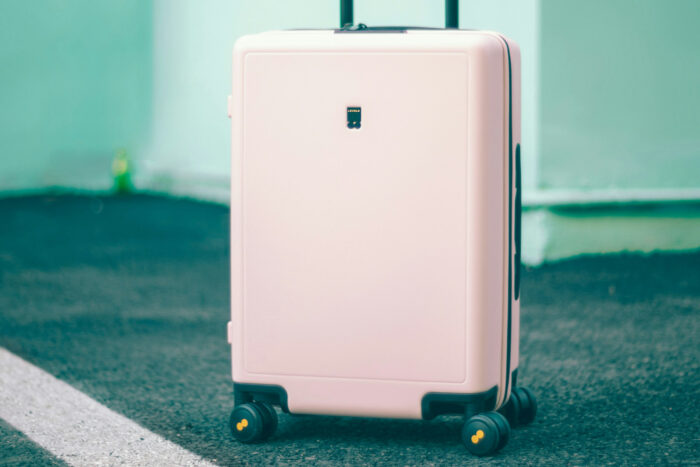 reisekoffer symbolbild unsplash
