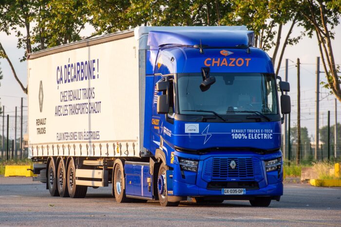 renault trucks e tech t e lkw electric truck transports chazot station frankreich france 2024 03 min