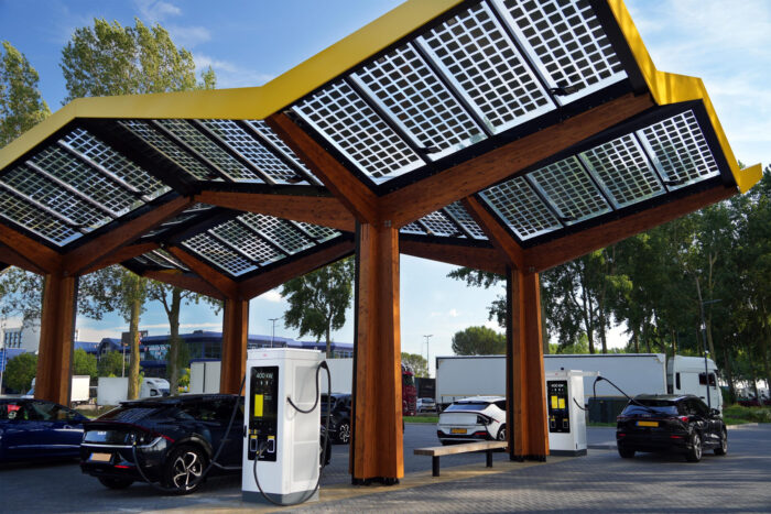 fastned abb a 400 hpc dc ladestation niederlande 2024