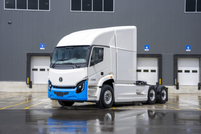 lion electric lion8 electric truck e lkw 1400x933