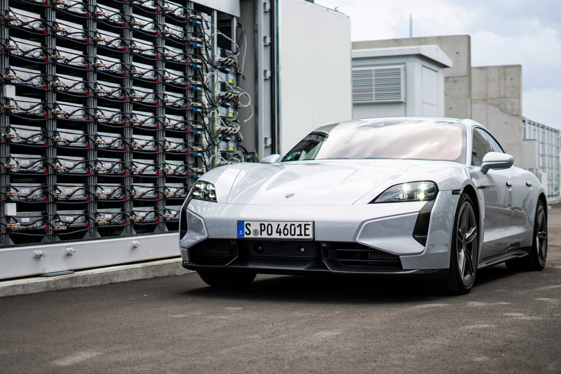 Porsche-verwendet-Taycan-Batterien-f-r-station-ren-Stromspeicher