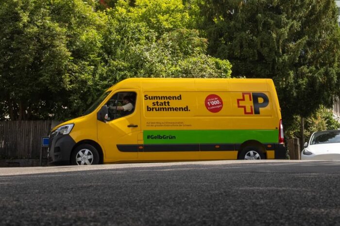 renault master e transporter electric transporter schweizer post schweiz switzerland 2024 01 min