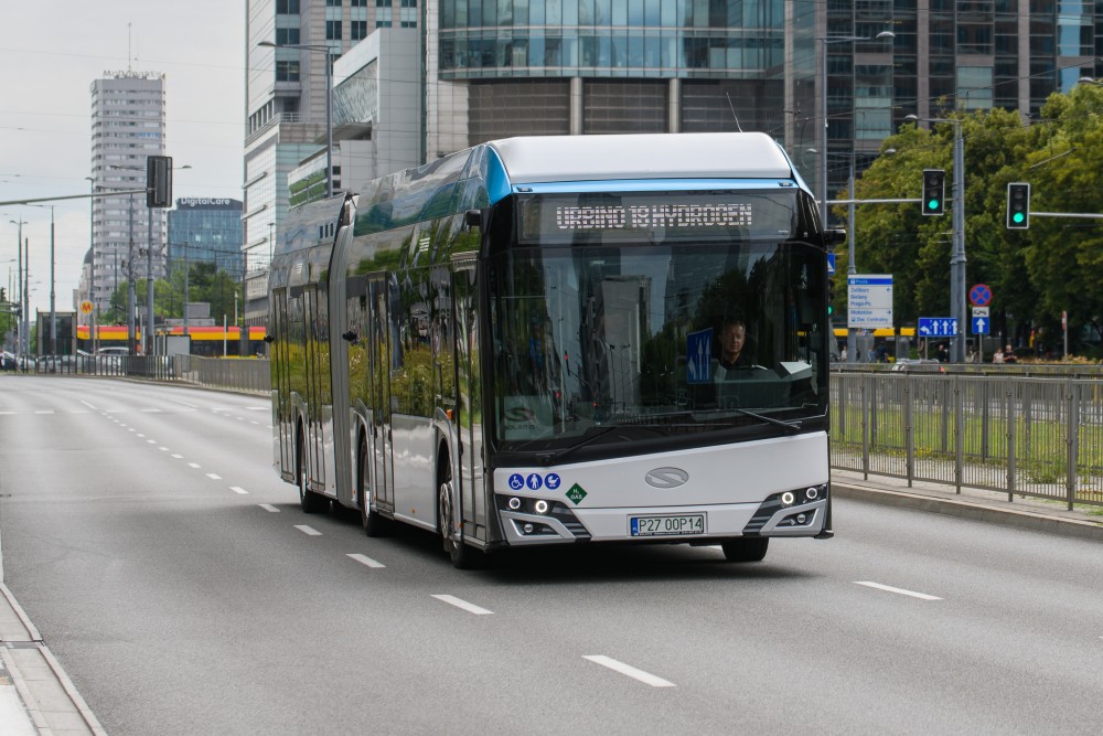 solaris urbino 18 hydrogen e bus frankreich 2024