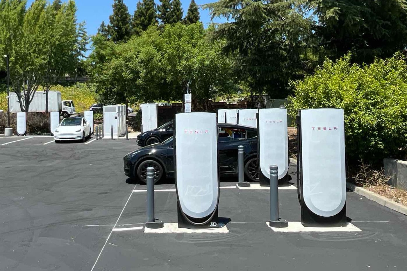 tesla supercharger ladestation charging station usa 2024 05 min