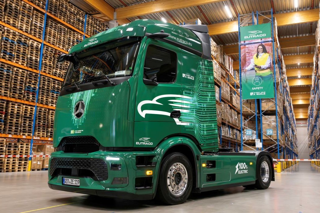 daimler truck mercedes benz eactros 600 e lkw electric truck eutraco 2024 01