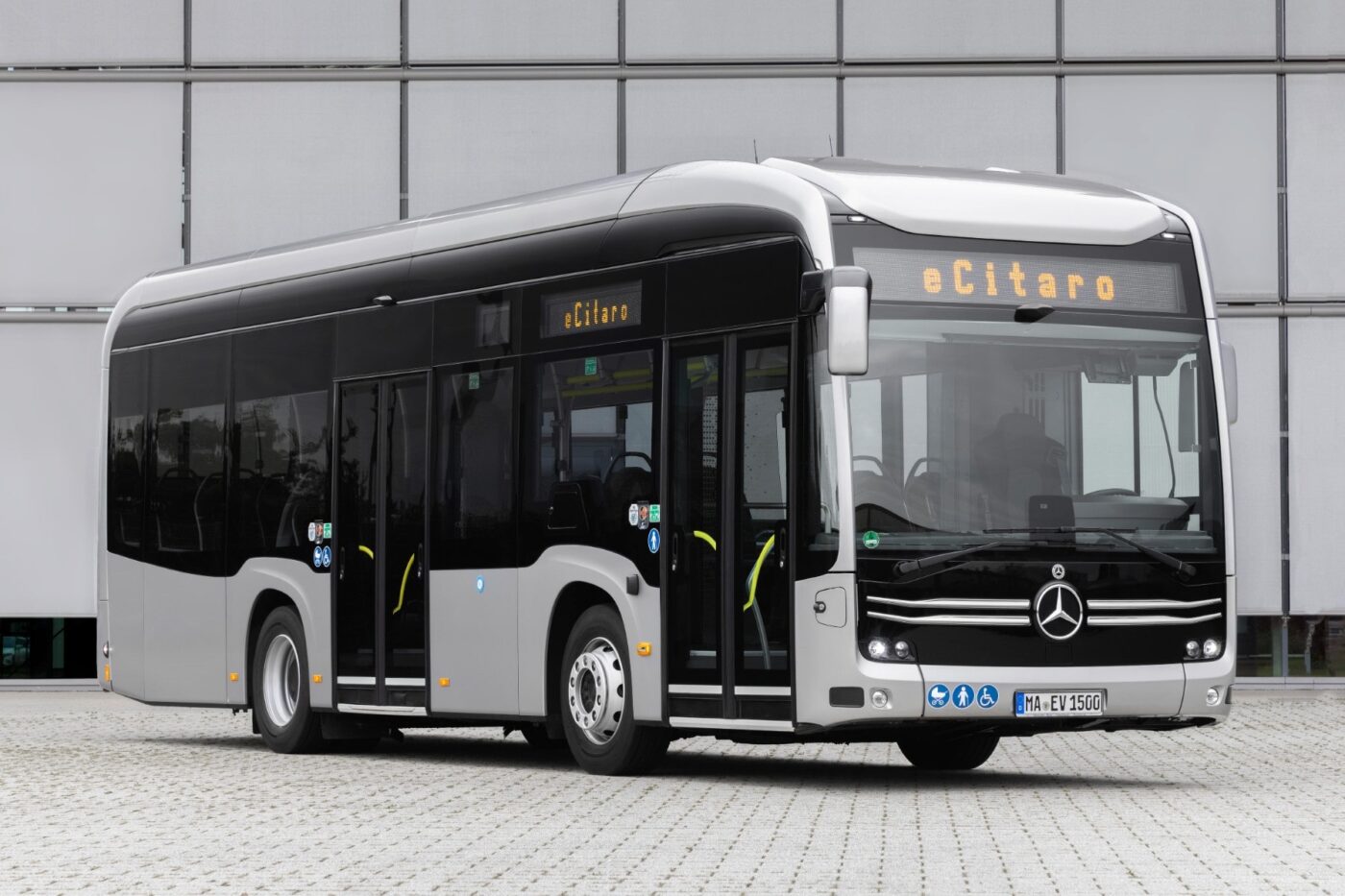 daimler truck mercedes benz ecitaro k elektrobus electric bus 2024 02 min