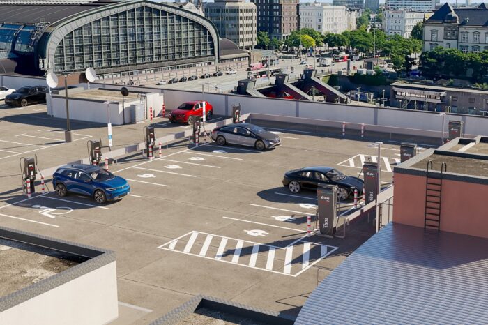 eon ladestation charging station mediamarkt hamburg 2024 01 min