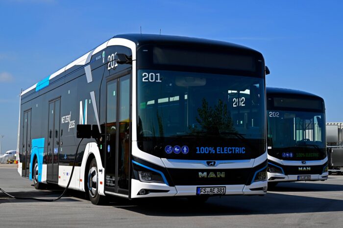 man lions city e 12 elektrobus electric bus flughafen muenchen airport munich 2024 01 min