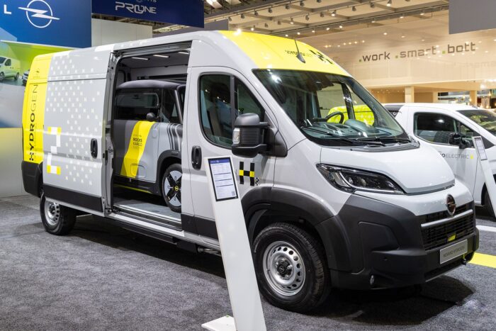 opel movano hydrogen e transporter electric transporter 2024 04 min