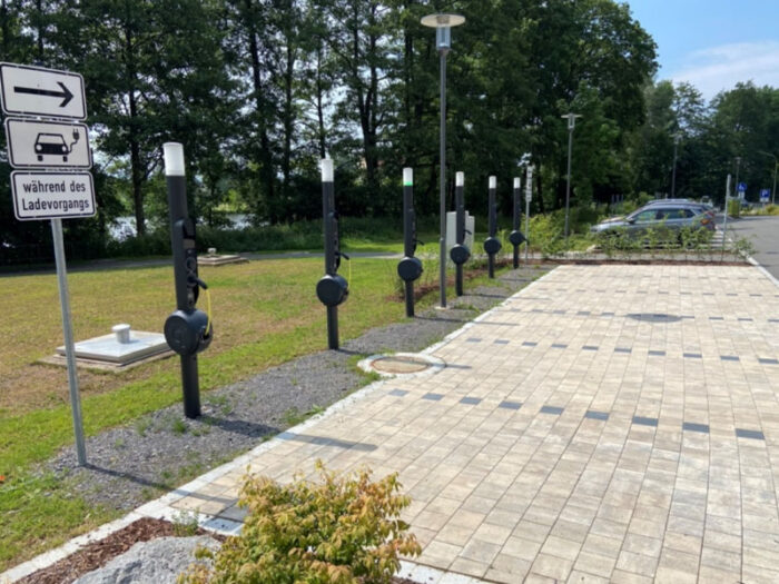 qwello ladestation charging station 2024 01