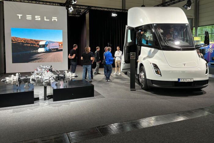 tesla semi e lkw electric truck iaa peter schwierz hintergrund background 2024 01 min